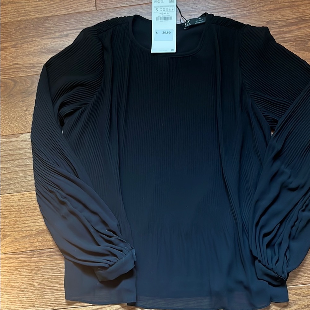 Zara Women’s Top NWT Black